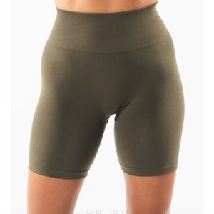 Alphalete Amplify Bike Shorts (6.5 in) - Oak